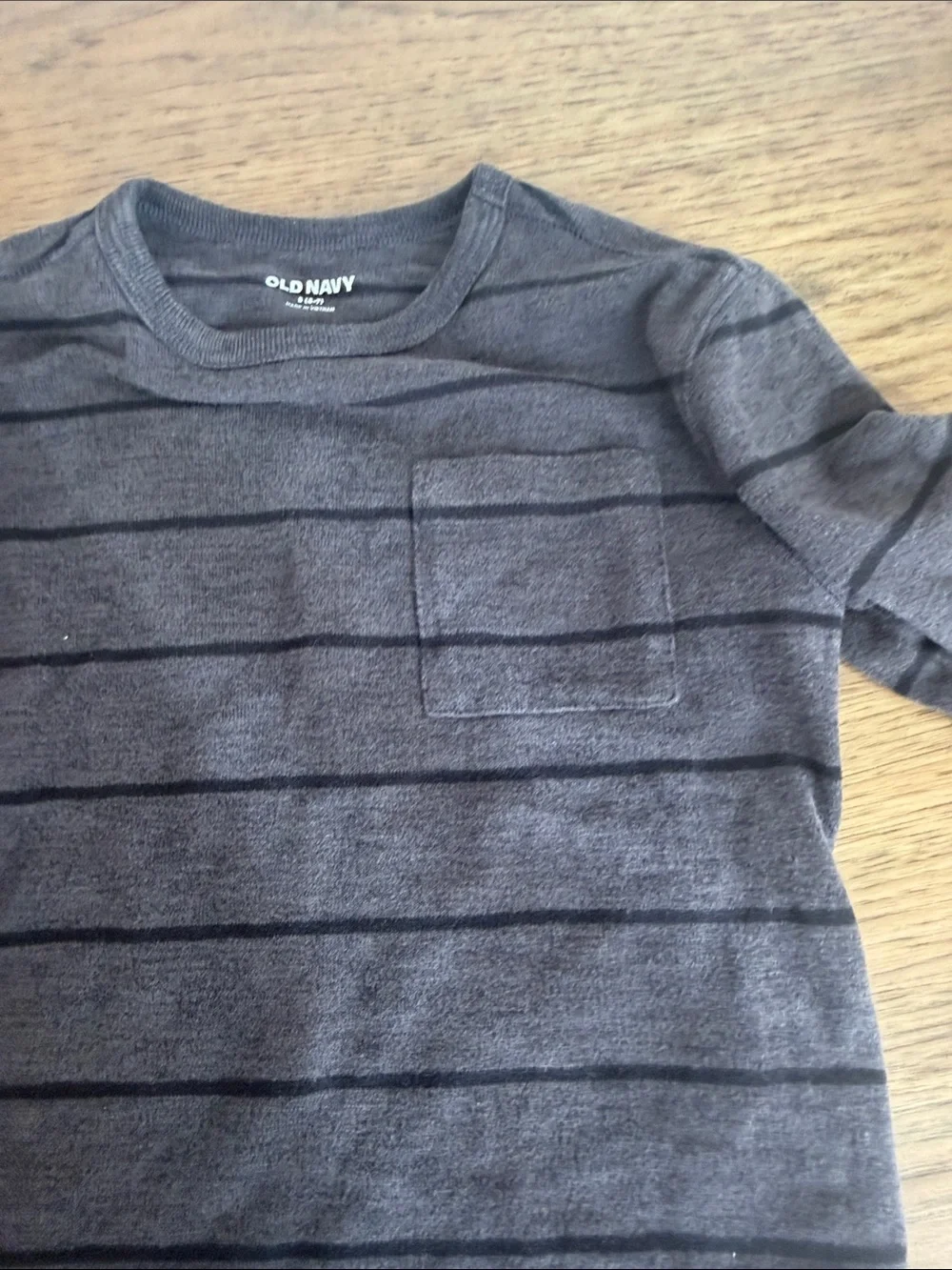 Old Navy Dark Gray Striped Long-Sleeve Kids Tee